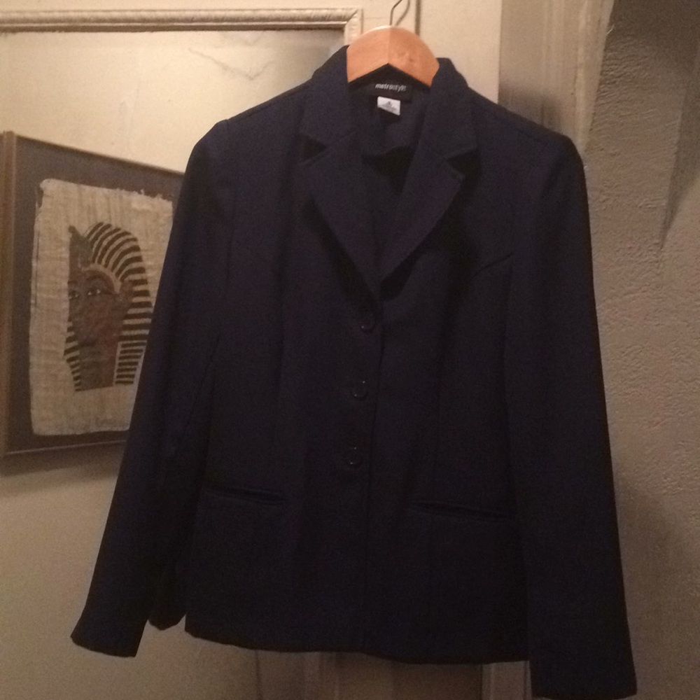 2-piece suit (jacket and skirt)